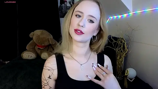 SashaBrooks online show from September 10, 2025, 6:07 pm