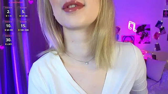 SashaBrooks online show from March 1, 2026, 2:17 pm