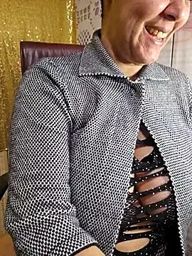 Foxlady2271 online show from February 16, 2025, 11:17 pm