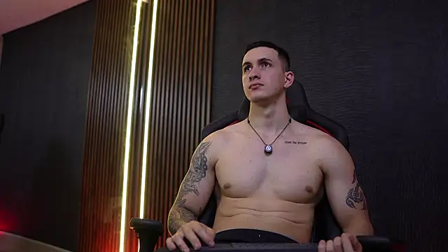 JacksonOlsenn online show from February 10, 2026, 8:52 pm