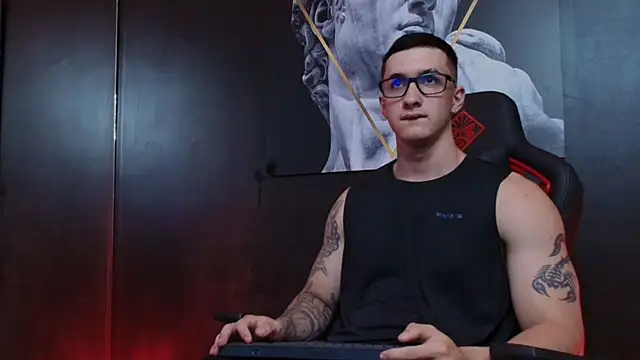 JacksonOlsenn online show from September 30, 2025, 8:48 pm