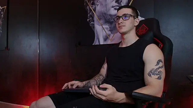 JacksonOlsenn online show from October 27, 2025, 8:43 pm