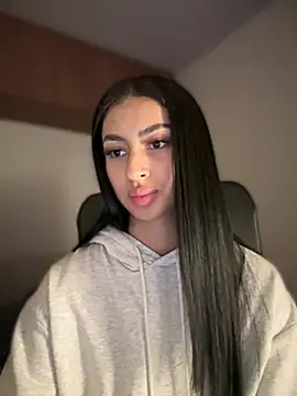 maddy bronw  online show from March 15, 2025, 8:37 am