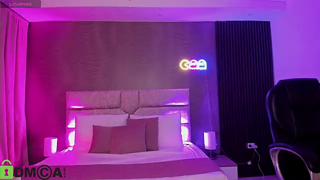 Cristal  adams online show from September 28, 2025, 12:23 pm