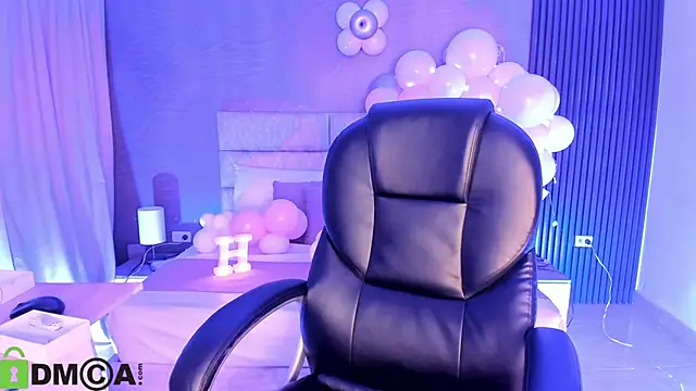 Cristal  adams online show from October 21, 2025, 12:26 pm