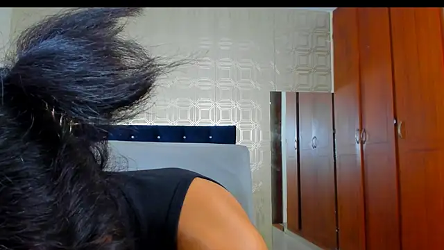 evelyn wine online show from March 16, 2025, 8:54 pm