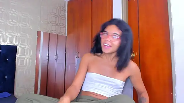 evelyn wine online show from March 21, 2025, 1:13 am