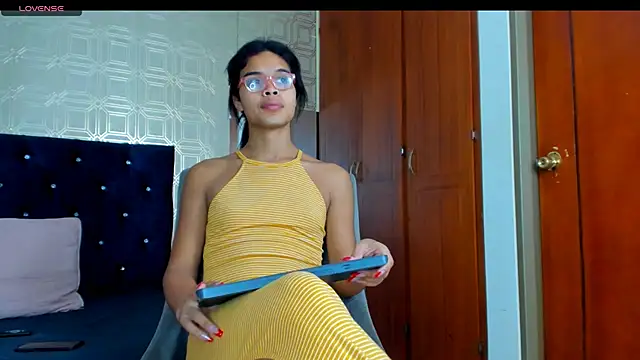 evelyn wine online show from March 19, 2025, 9:48 pm