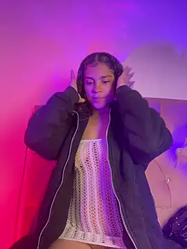 NINA 18 YEARS online show from October 19, 2025, 11:13 am