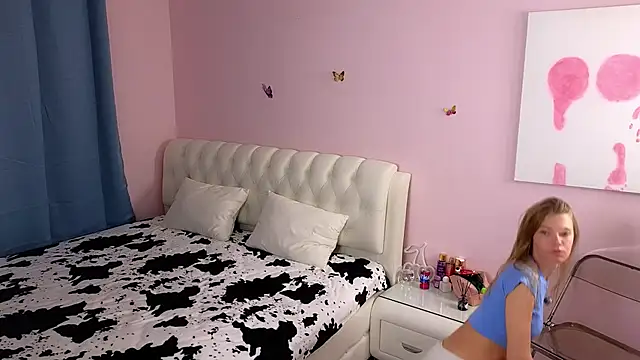AnneFoxy online show from July 29, 2026, 9:19 am