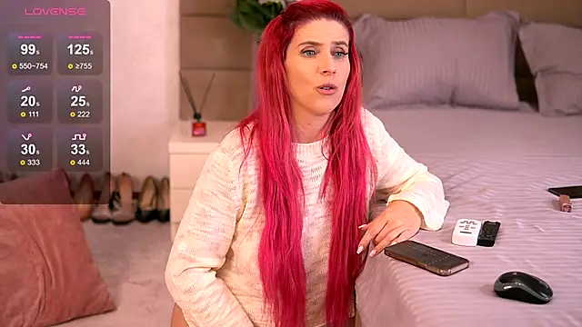 KyraCase online show from September 28, 2025, 6:15 pm