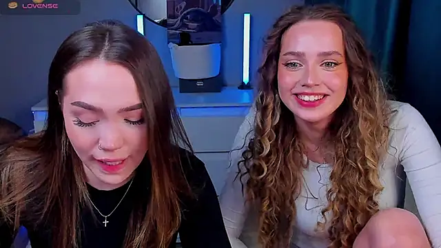 Evia r0se online show from April 14, 2026, 3:50 pm