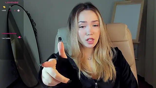 Evia r0se online show from January 17, 2025, 8:34 am