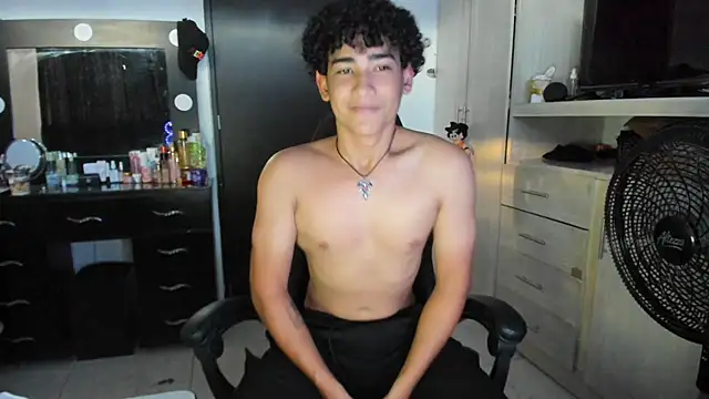Snapshot of jake_willianss chatting on May 31, 2026, 10:32 pm jake willianss online show from May 31, 2026, 10:32 pm