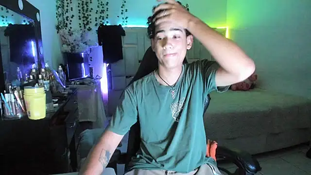 Snapshot of jake_willianss chatting on April 5, 2026, 8:37 pm jake willianss online show from April 5, 2026, 8:37 pm