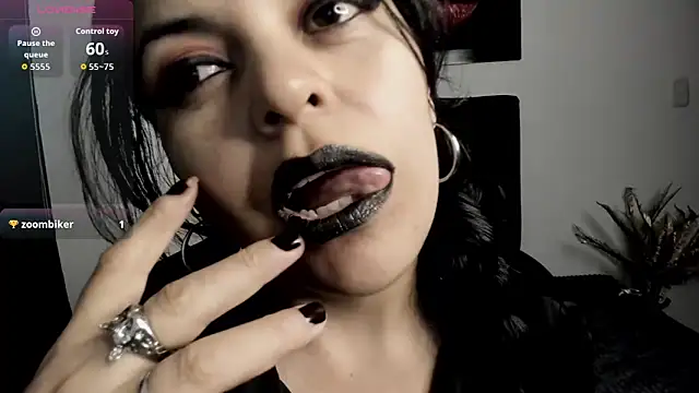 Snapshot of scarlett_w0lf chatting on June 7, 2026, 6:13 pm scarlett w0lf online show from June 7, 2026, 6:13 pm