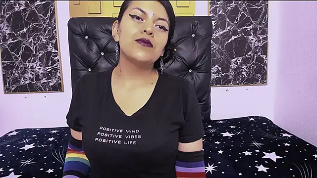 scarlett w0lf online show from February 13, 2026, 3:01 pm