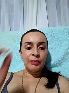 Samantha Sullivan  online show from October 18, 2025, 3:52 am