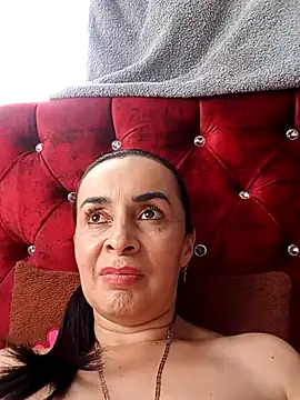 Samantha Sullivan  online show from September 10, 2025, 4:17 pm