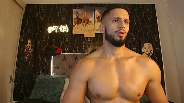 Snapshot of Cutetitslatin chatting on October 3, 2025, 10:33 pm Cutetitslatin online show from October 3, 2025, 10:33 pm