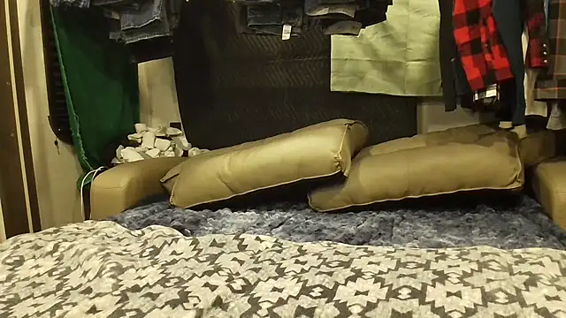 overaveragefreak4you online show from January 12, 2026, 7:04 am