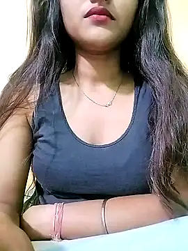 MISSQUEEN48 online show from January 28, 2025, 3:25 pm