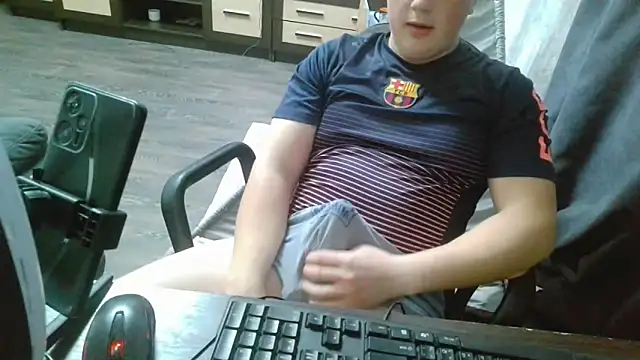 Snapshot of gamblingbum chatting on March 17, 2026, 4:43 pm gamblingbum online show from March 17, 2026, 4:43 pm