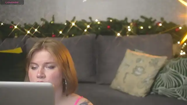 Kira Citro online show from December 17, 2024, 10:11 pm