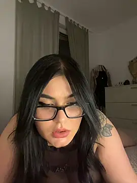 alexaandreea99 online show from December 9, 2024, 9:58 pm