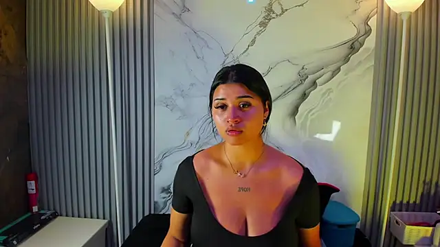 Snapshot of venusowen_ chatting on June 20, 2026, 2:22 pm venusowen online show from June 20, 2026, 2:22 pm