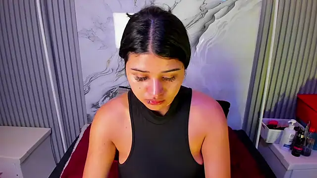 venusowen  online show from April 28, 2026, 1:48 pm