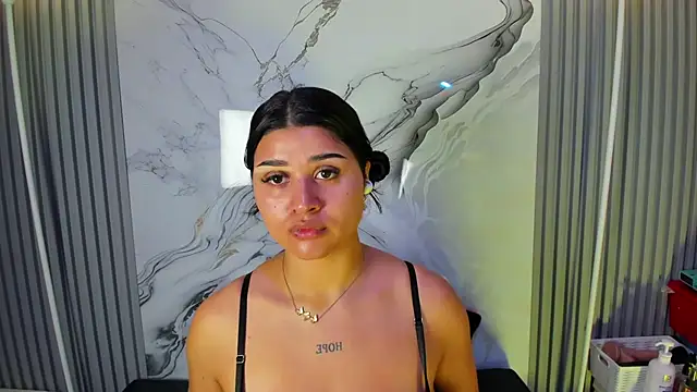 venusowen  online show from July 4, 2026, 3:16 pm