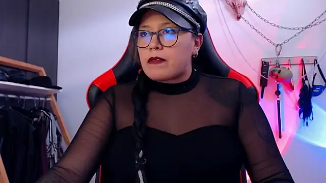 LilithSharon online show from October 4, 2025, 4:52 pm