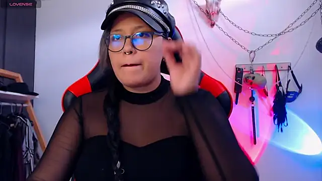 LilithSharon online show from December 2, 2025, 3:47 pm