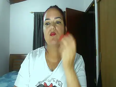 luna withe online show from June 11, 2026, 5:04 am