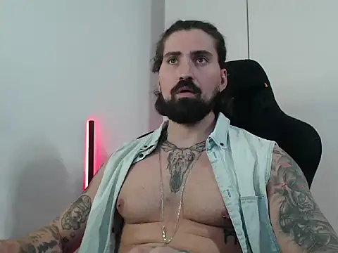 MateoHunk online show from October 6, 2025, 1:45 pm