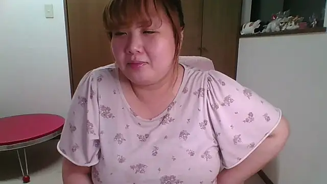 Snapshot of SAKU-RA-chan chatting on July 12, 2026, 12:39 pm SAKU-RA-chan online show from July 12, 2026, 12:39 pm