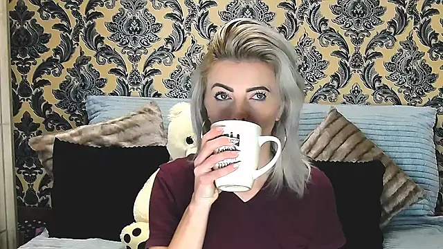 Aly girl1 online show from February 23, 2025, 11:33 am