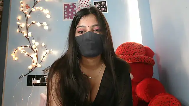 Reena Singh53 online show from October 10, 2025, 11:00 am