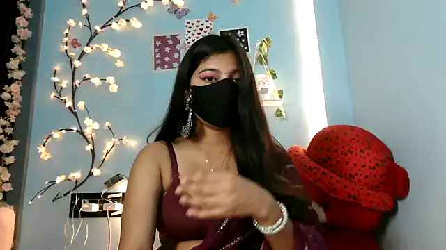 Reena Singh53 online show from November 23, 2025, 1:21 pm