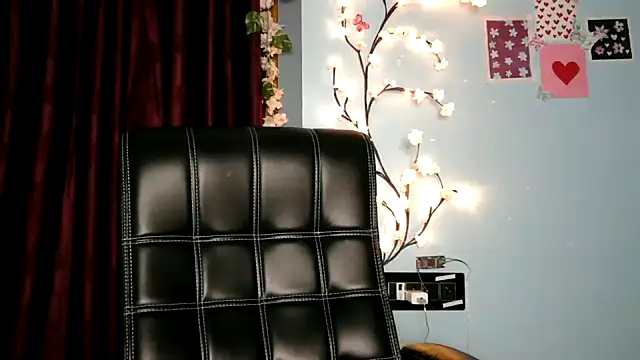 Reena Singh53 online show from September 16, 2025, 4:08 pm