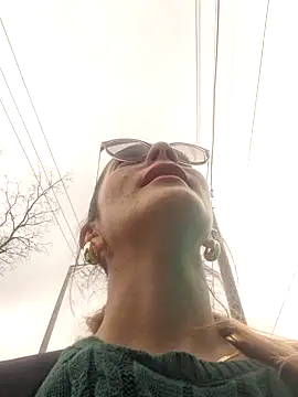 Hanny 24 online show from March 4, 2025, 2:21 pm