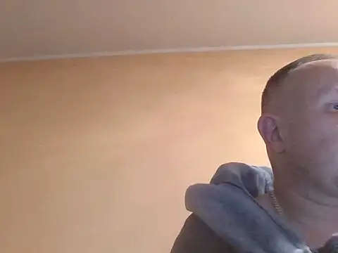 Snapshot of X46x chatting on December 20, 2025, 1:58 pm X46x online show from December 20, 2025, 1:58 pm