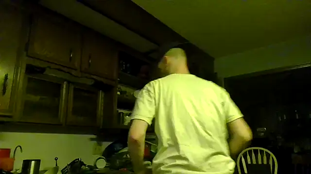 Snapshot of slinginbigD chatting on March 18, 2026, 12:58 am slinginbigD online show from March 18, 2026, 12:58 am