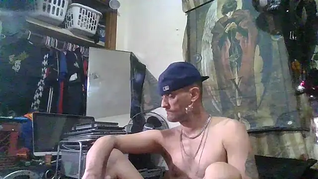 Snapshot of slinginbigD chatting on February 22, 2026, 11:23 am slinginbigD online show from February 22, 2026, 11:23 am