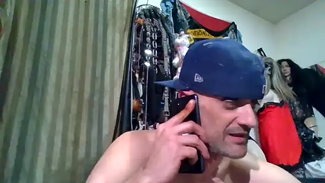 Snapshot of slinginbigD chatting on March 12, 2026, 11:47 am slinginbigD online show from March 12, 2026, 11:47 am