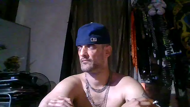 Snapshot of slinginbigD chatting on March 22, 2026, 8:49 am slinginbigD online show from March 22, 2026, 8:49 am