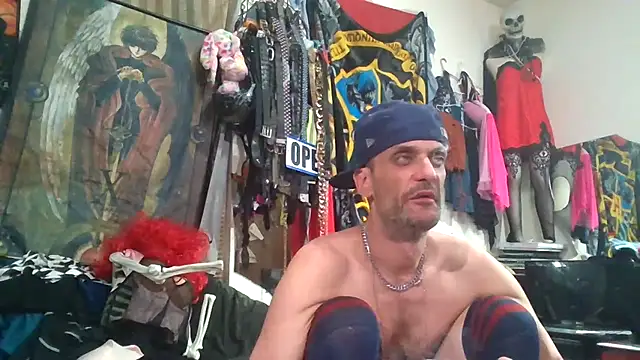 Snapshot of slinginbigD chatting on February 6, 2026, 8:10 am slinginbigD online show from February 6, 2026, 8:10 am