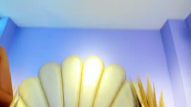 Isis Osman online show from April 23, 2026, 7:48 pm