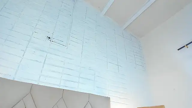 Isis Osman online show from March 12, 2025, 11:54 pm